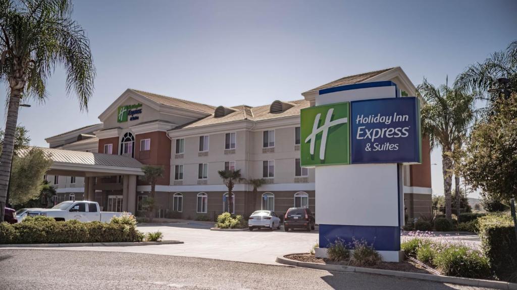 Holiday Inn Express & Suites Porterville